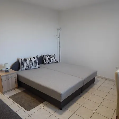 Ujsziget Vendeghaz Guest house Sarvar