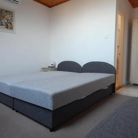 Guest house Ujsziget Vendeghaz Sarvar