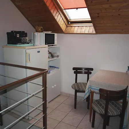 Ujsziget Vendeghaz Guest house